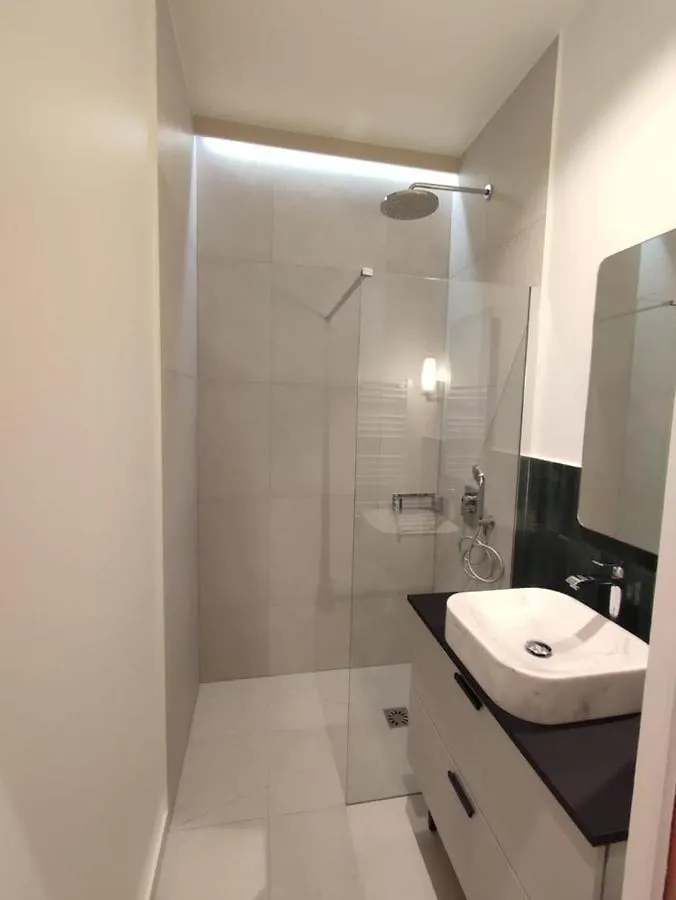 Suite Confortable Sur Le Canal Saint-Martin / Republique Paris Apartment